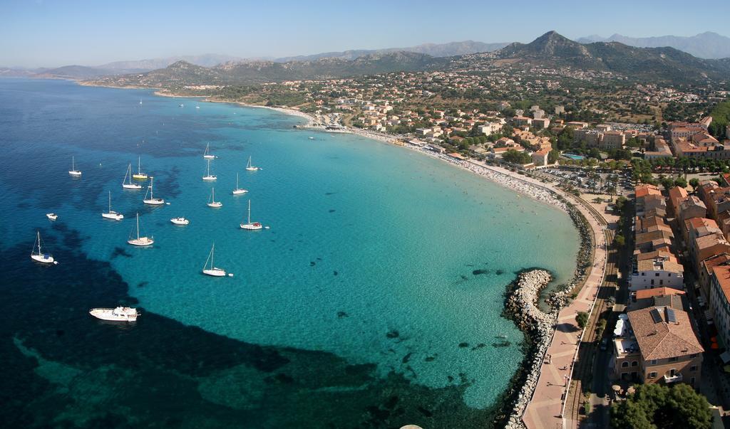 Motel Le Vieux Moulin LʼÎle-Rousse エクステリア 写真