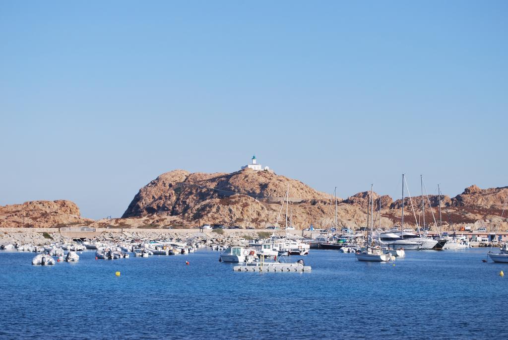 Motel Le Vieux Moulin LʼÎle-Rousse エクステリア 写真