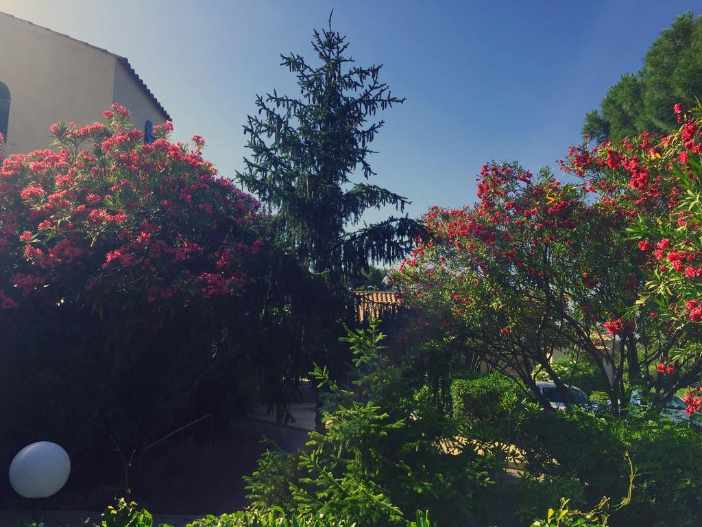 Motel Le Vieux Moulin LʼÎle-Rousse エクステリア 写真