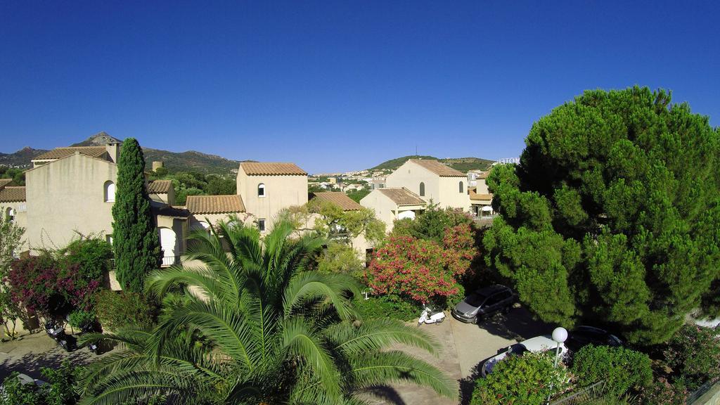 Motel Le Vieux Moulin LʼÎle-Rousse エクステリア 写真