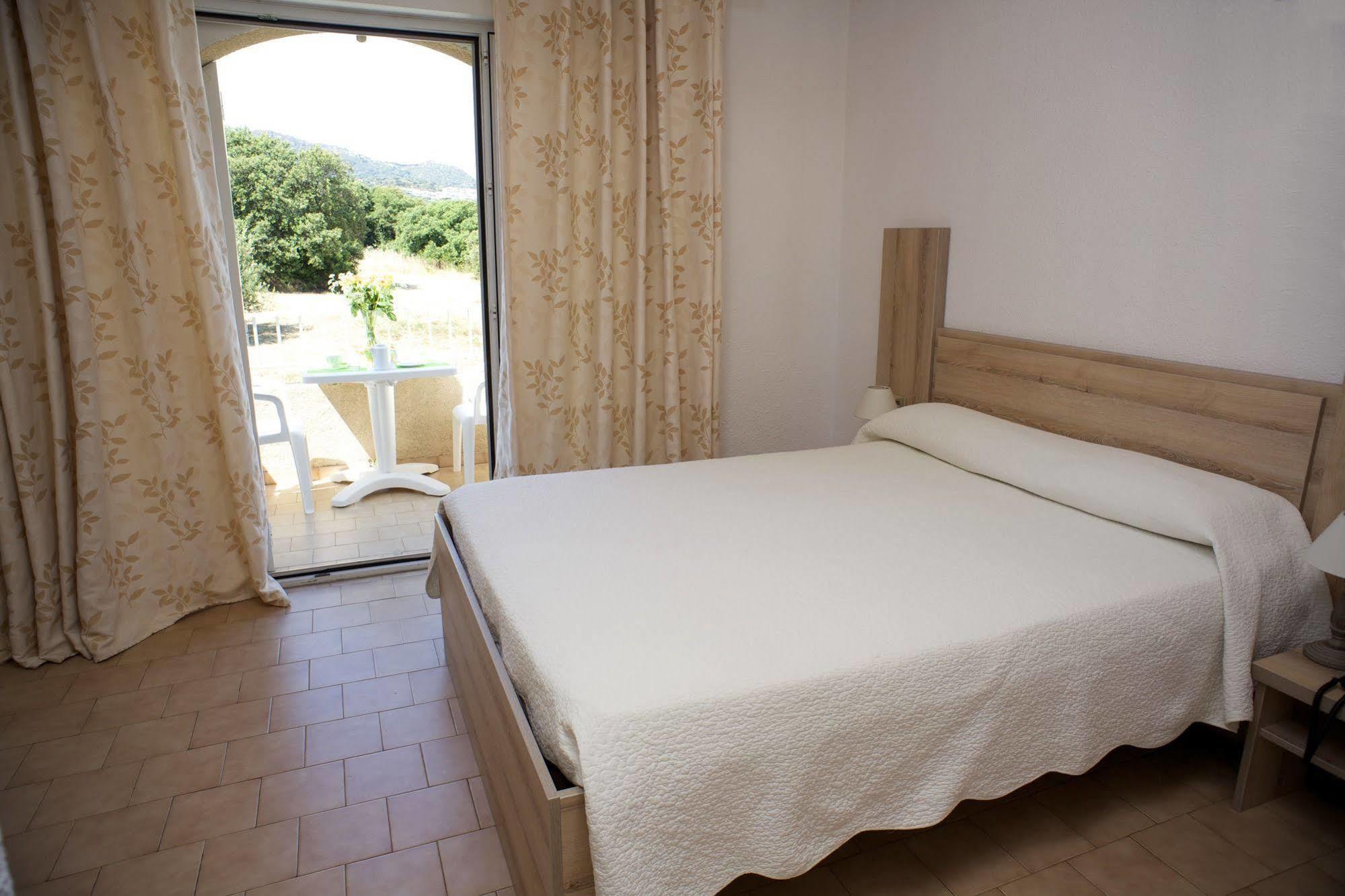 Motel Le Vieux Moulin LʼÎle-Rousse エクステリア 写真