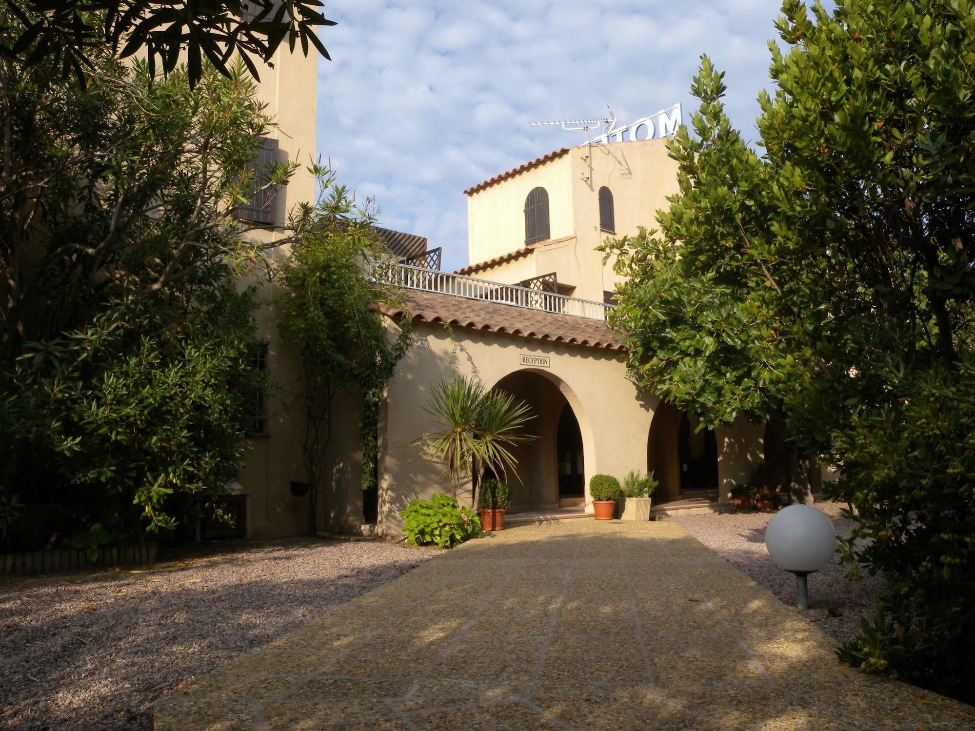 Motel Le Vieux Moulin LʼÎle-Rousse エクステリア 写真