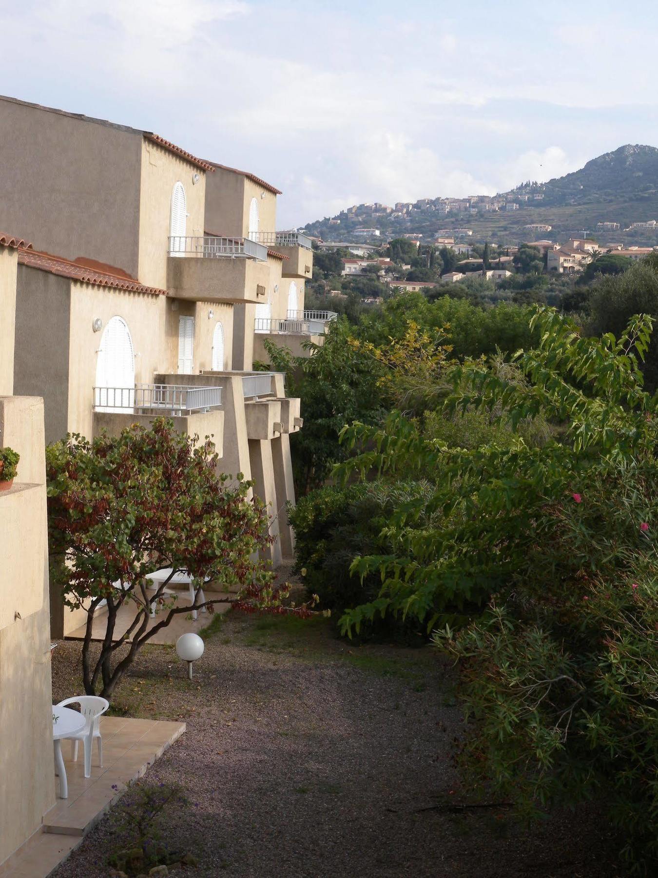 Motel Le Vieux Moulin LʼÎle-Rousse エクステリア 写真