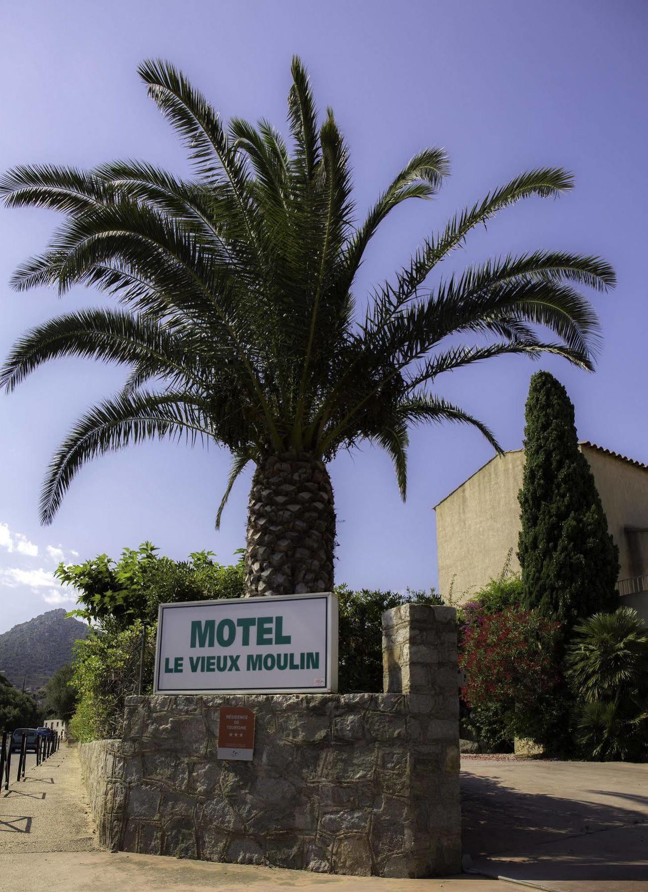 Motel Le Vieux Moulin LʼÎle-Rousse エクステリア 写真