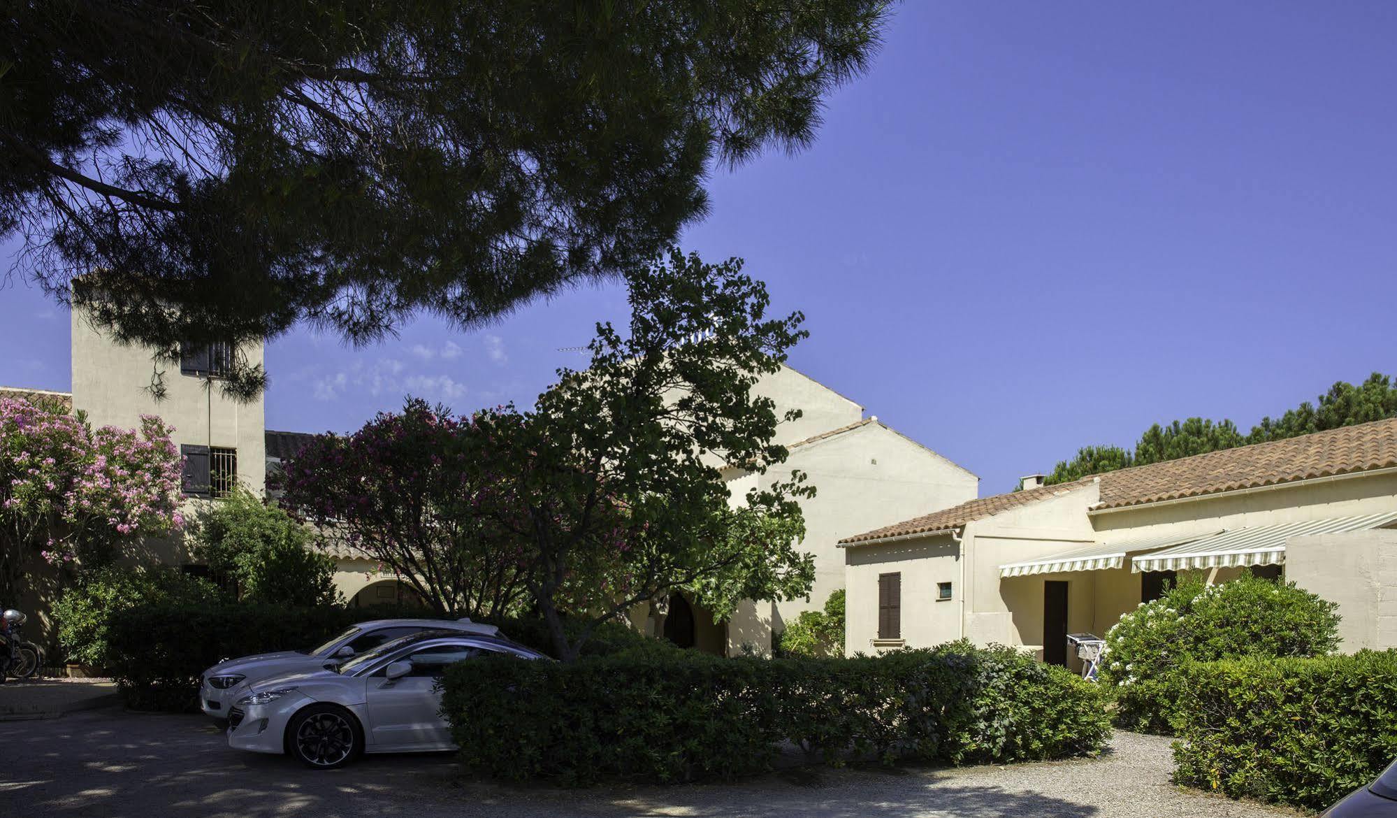 Motel Le Vieux Moulin LʼÎle-Rousse エクステリア 写真