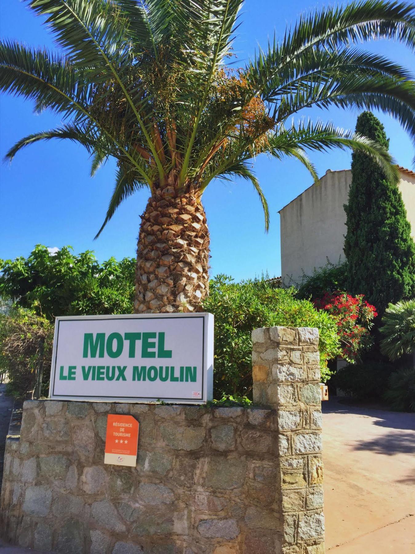Motel Le Vieux Moulin LʼÎle-Rousse エクステリア 写真
