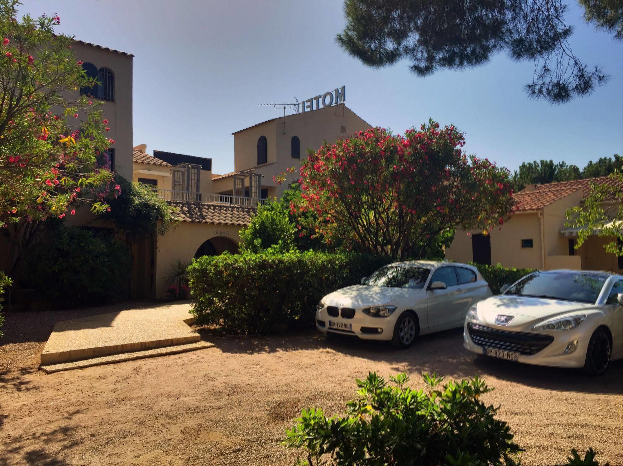 Motel Le Vieux Moulin LʼÎle-Rousse エクステリア 写真